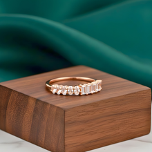 Load image into Gallery viewer, Crystal Row Ring