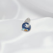 Load image into Gallery viewer, Dreamy flight Pendant