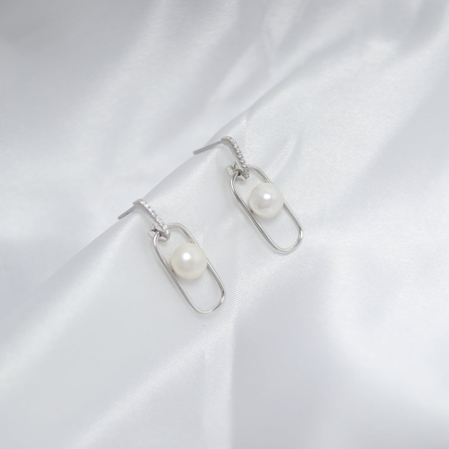 Pearl Drop Earring