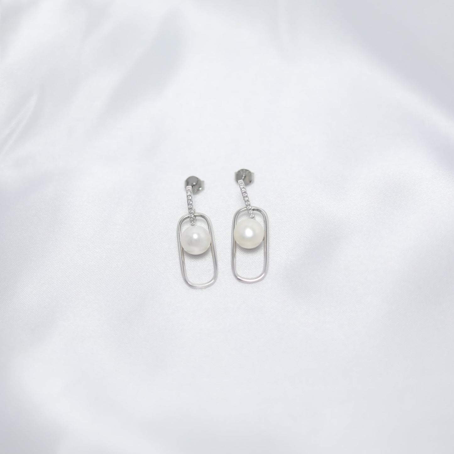 Pearl Drop Earring