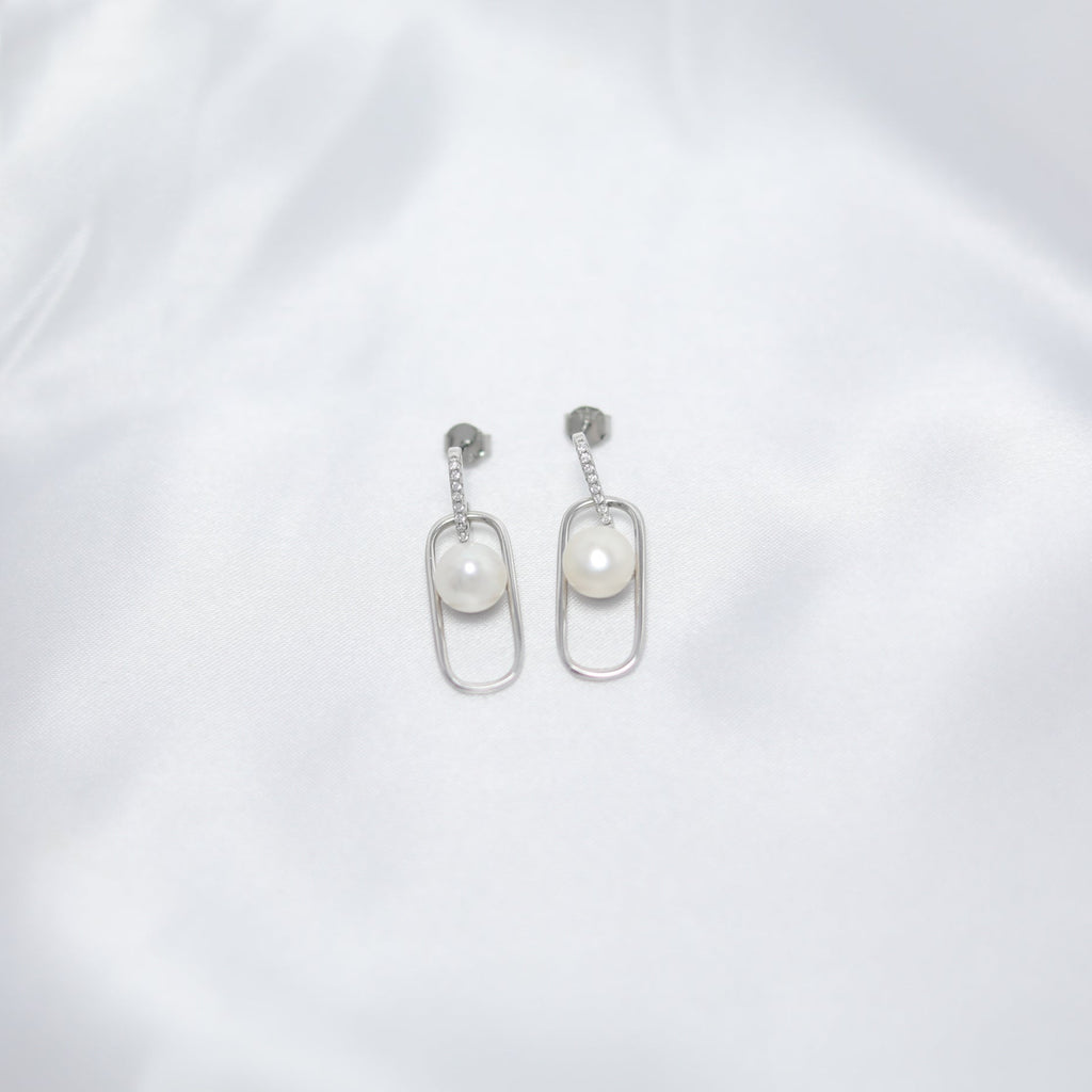 Pearl Drop Earring