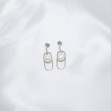 Load image into Gallery viewer, Pearl Drop Earring