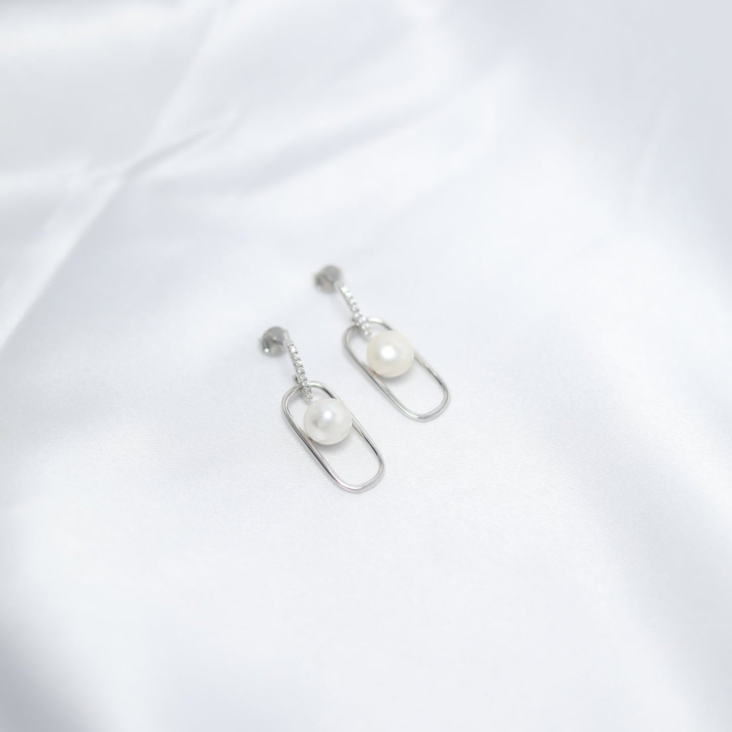 Pearl Drop Earring