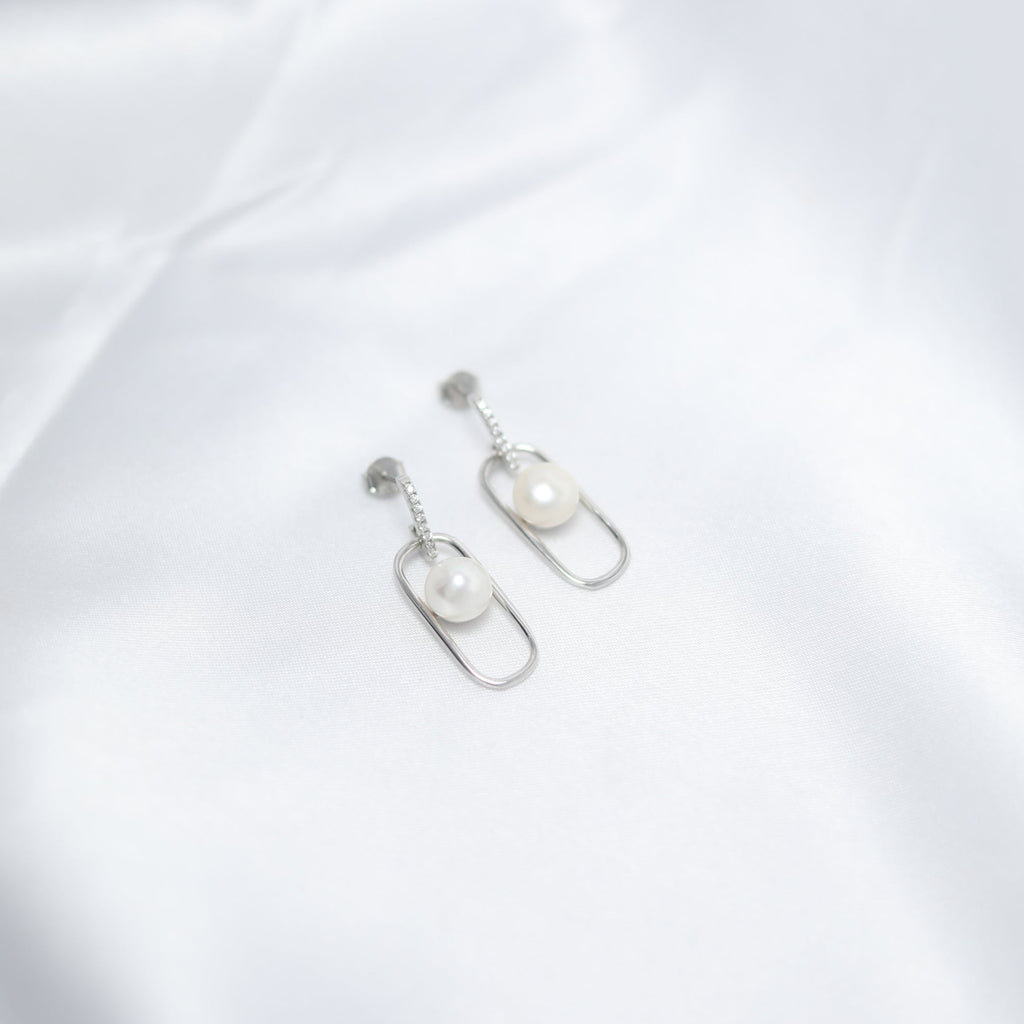 Pearl Drop Earring