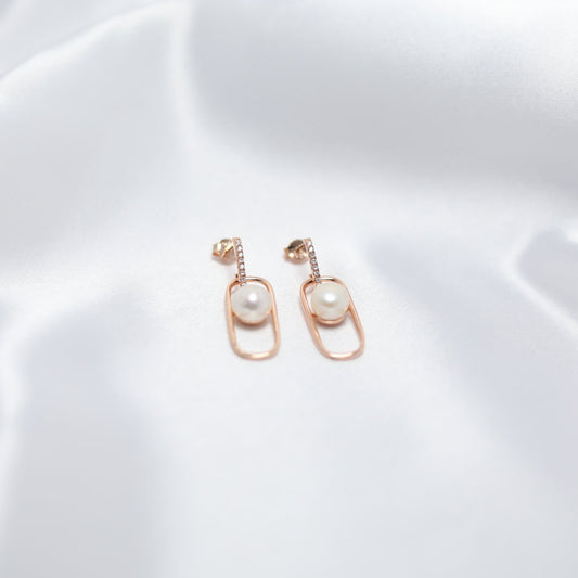 Pearl Drop Earring