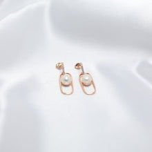 Load image into Gallery viewer, Pearl Drop Earring