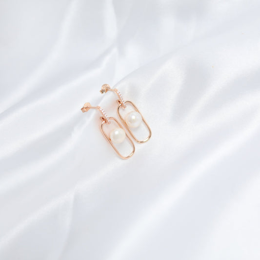 Pearl Drop Earring