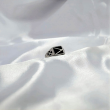 Load image into Gallery viewer, Geometric Onyx Signet Ring