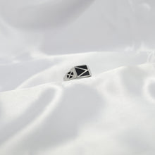 Load image into Gallery viewer, Geometric Onyx Signet Ring