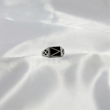 Load image into Gallery viewer, Geometric Onyx Signet Ring