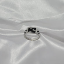 Load image into Gallery viewer, Geometric Onyx Signet Ring