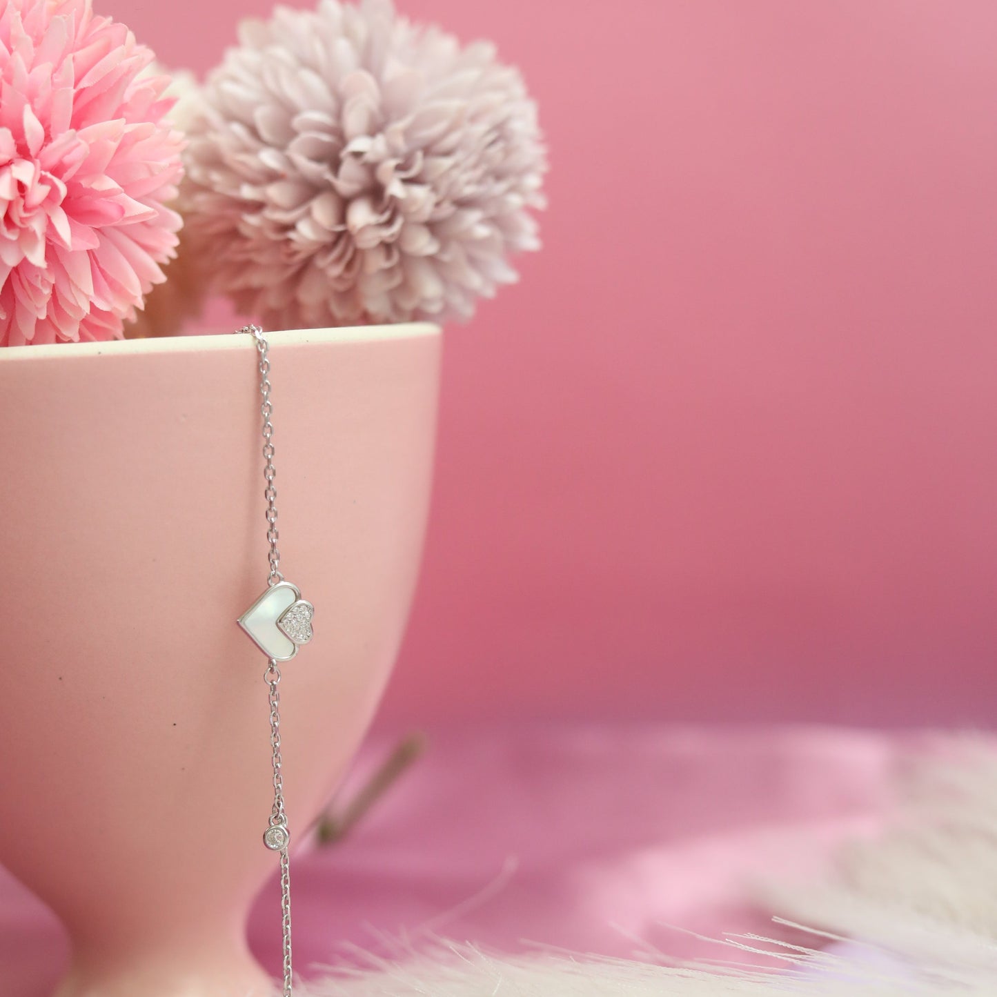 Mother of Pearl Heart Bracelet – A Symbol of Love & Elegance