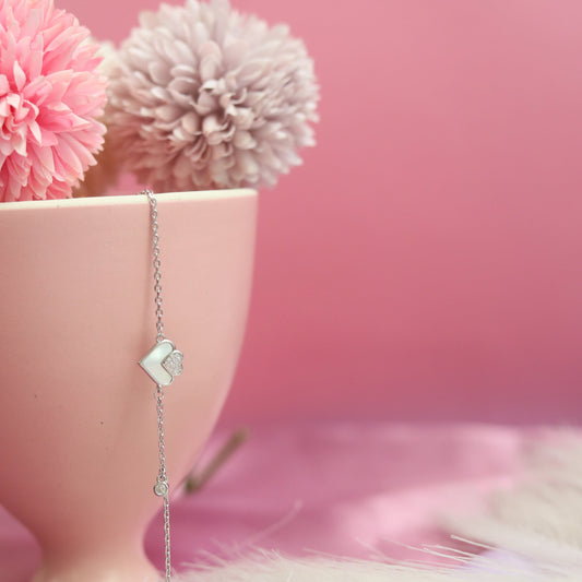 Mother of Pearl Heart Bracelet – A Symbol of Love & Elegance