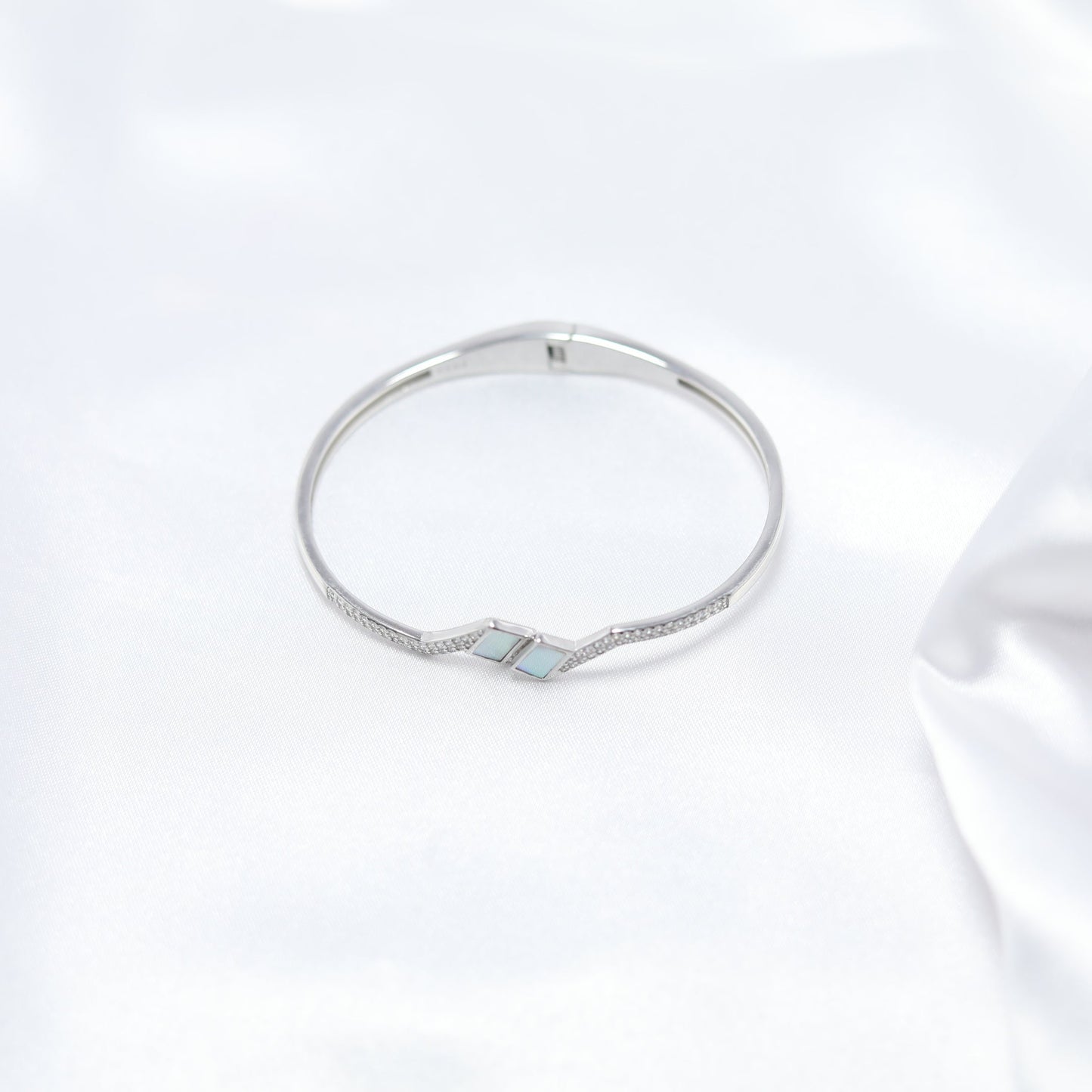 Pearl Prism Kada