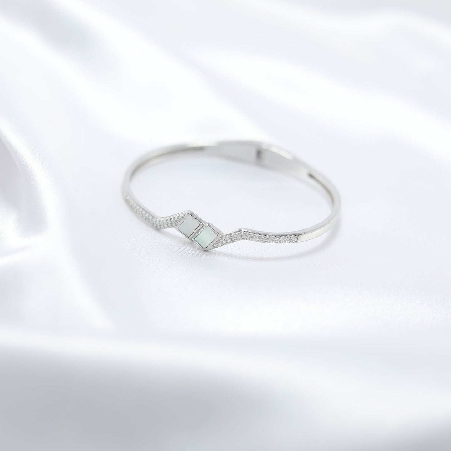 Pearl Prism Kada
