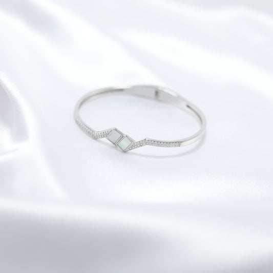 Pearl Prism Kada