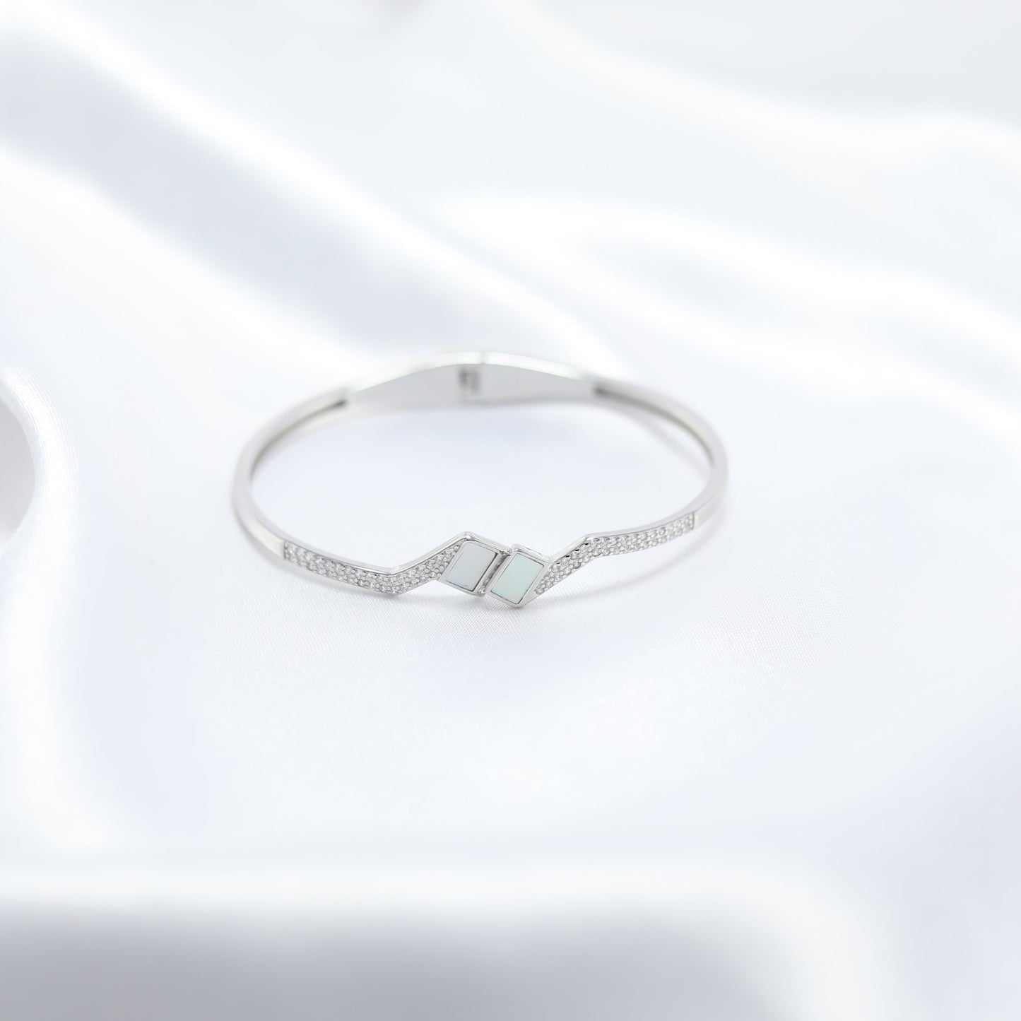 Pearl Prism Kada