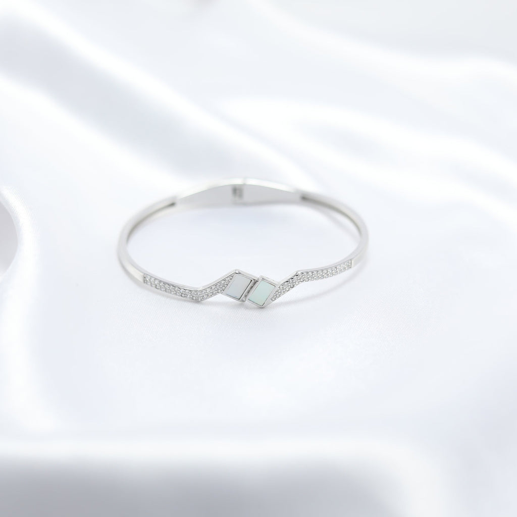 Pearl Prism Kada