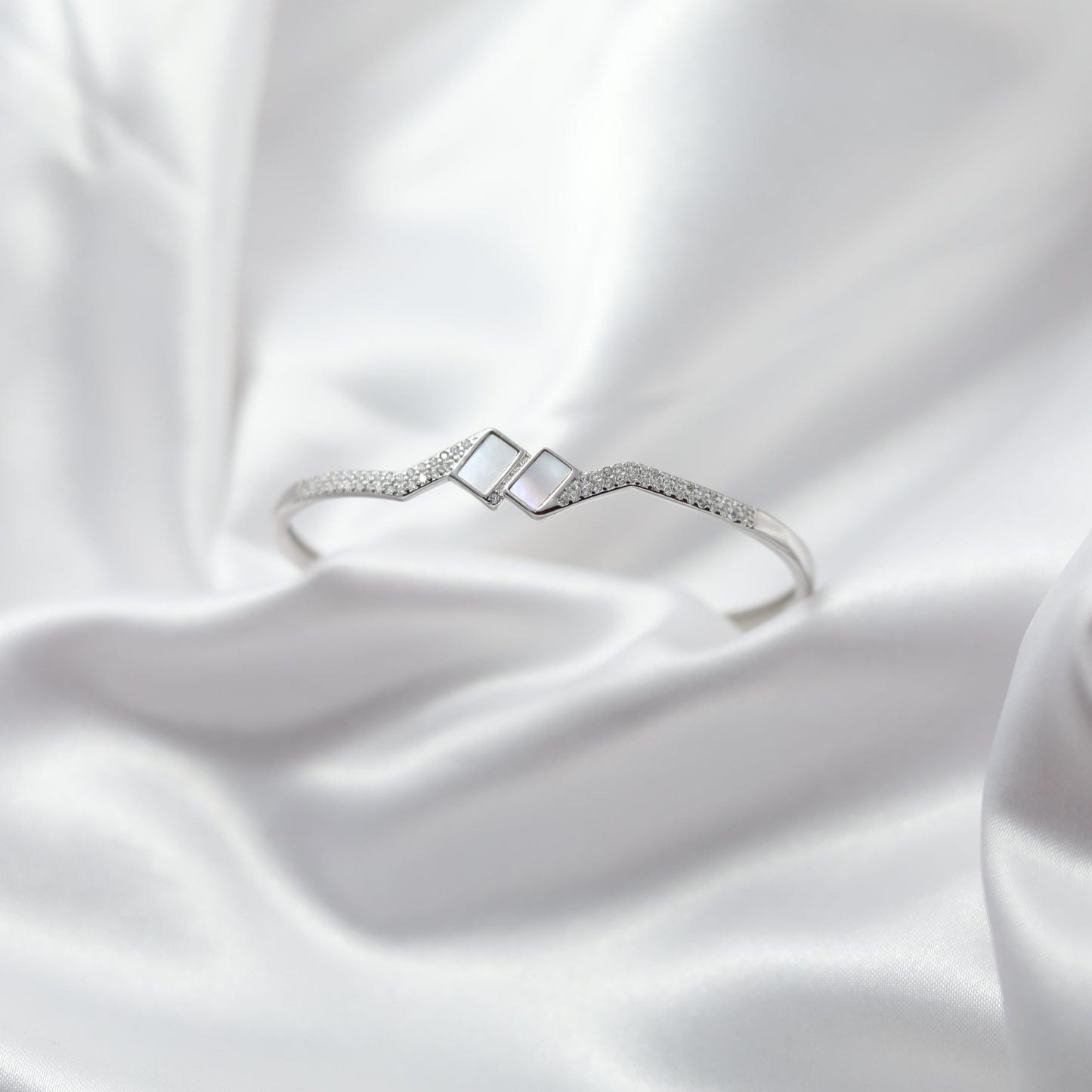 Pearl Prism Kada