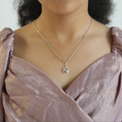 Amaira Pendant chain alternate view