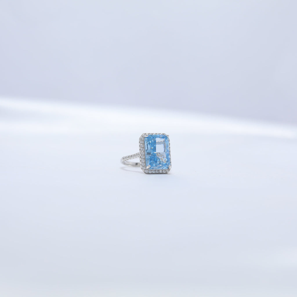 Neela Amber Ring