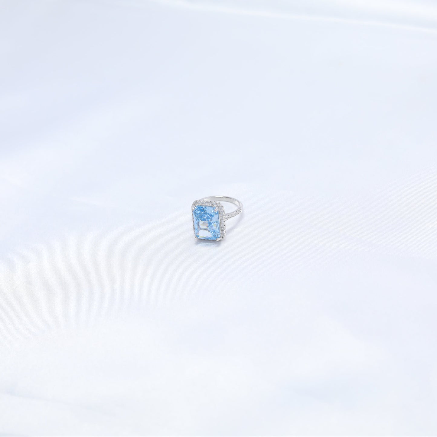 Neela Amber Ring