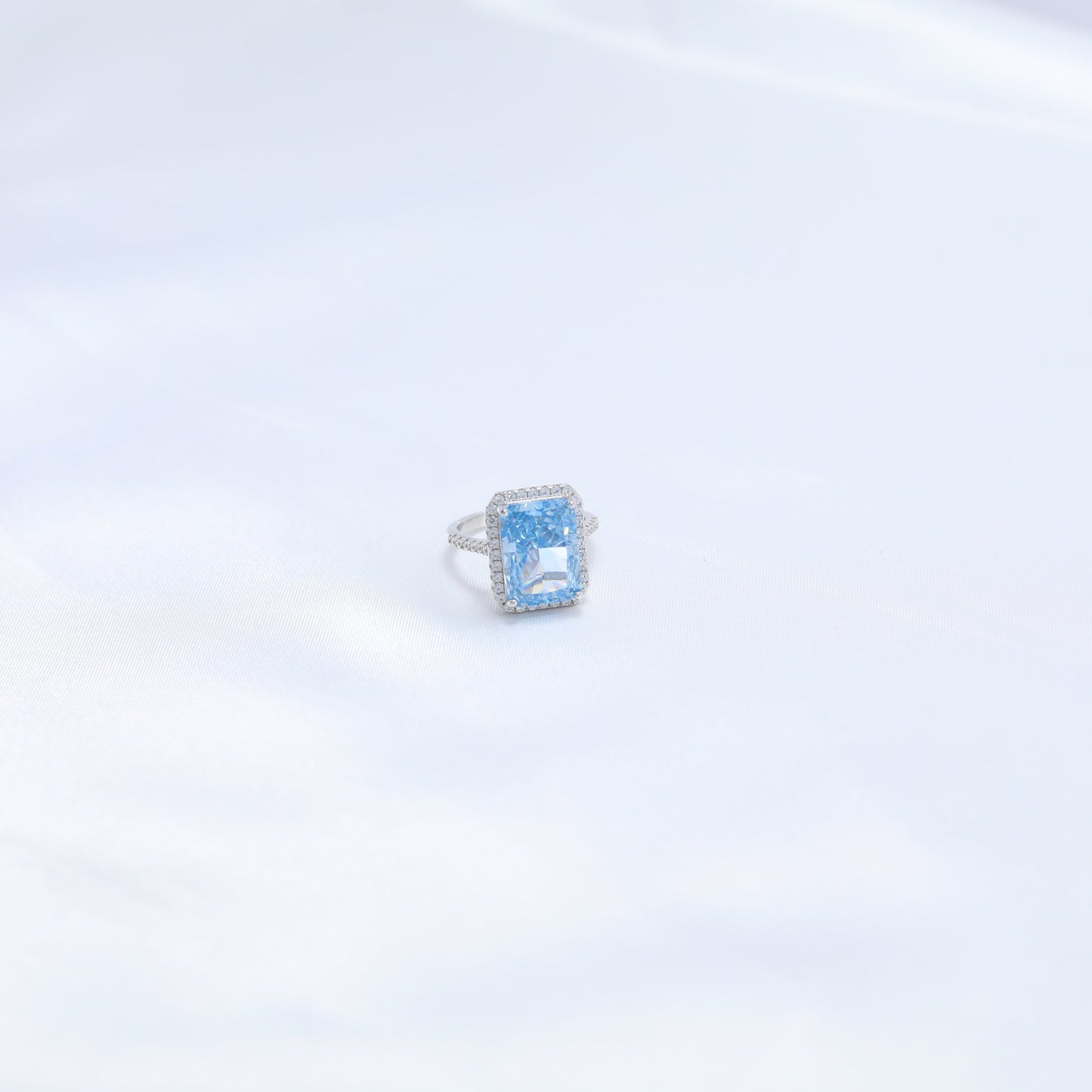 Neela Amber Ring