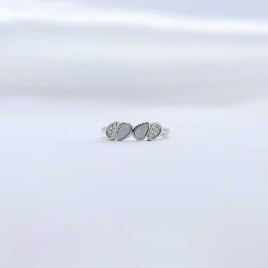 Noor Petal Ring