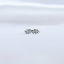 Load image into Gallery viewer, Noor Petal Ring