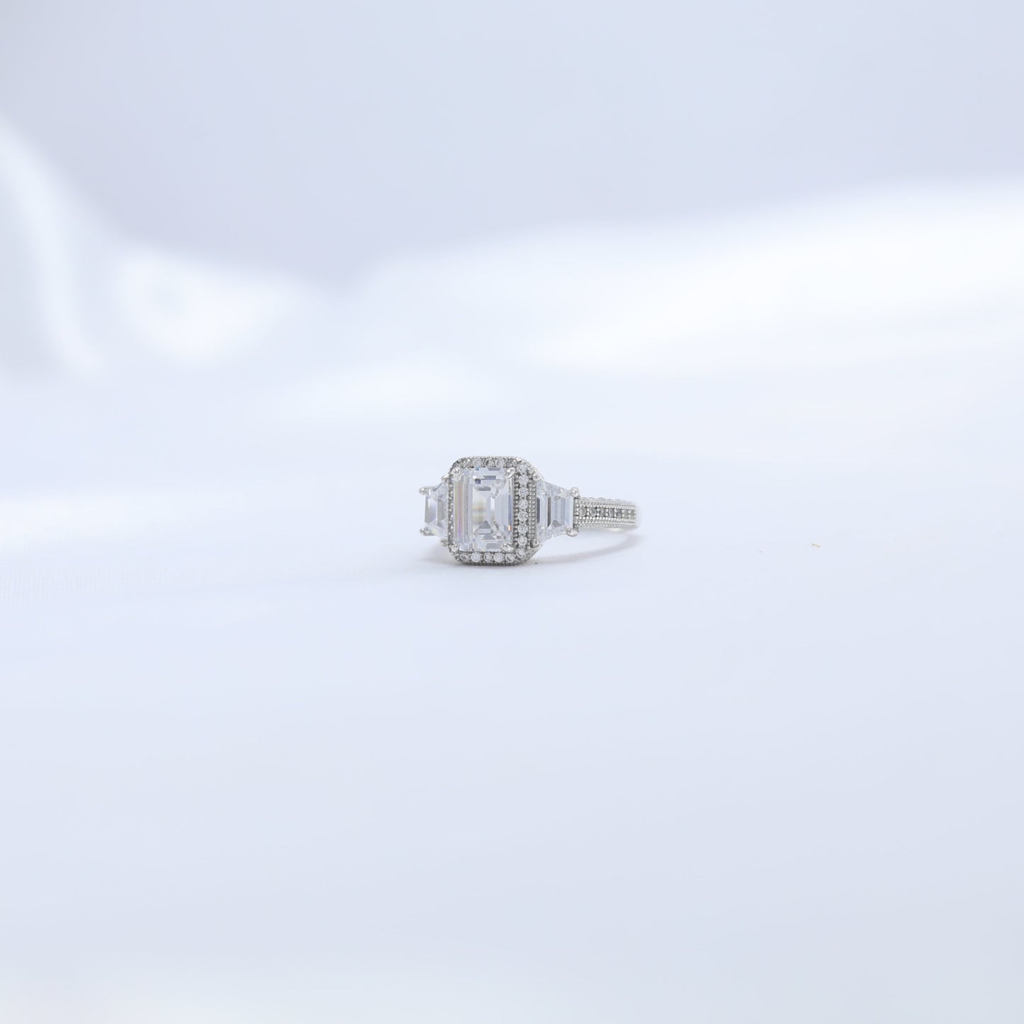 Alayra Regal Ring