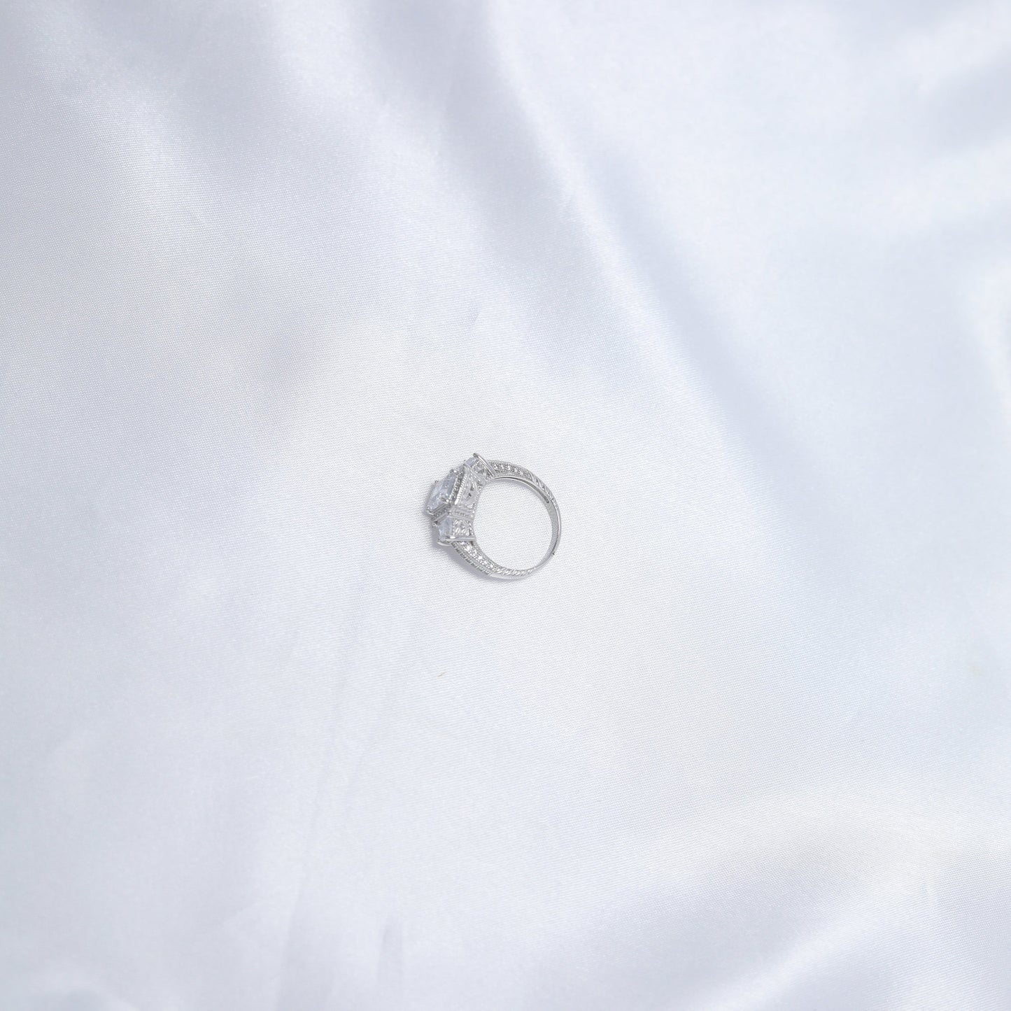 Alayra Regal Ring