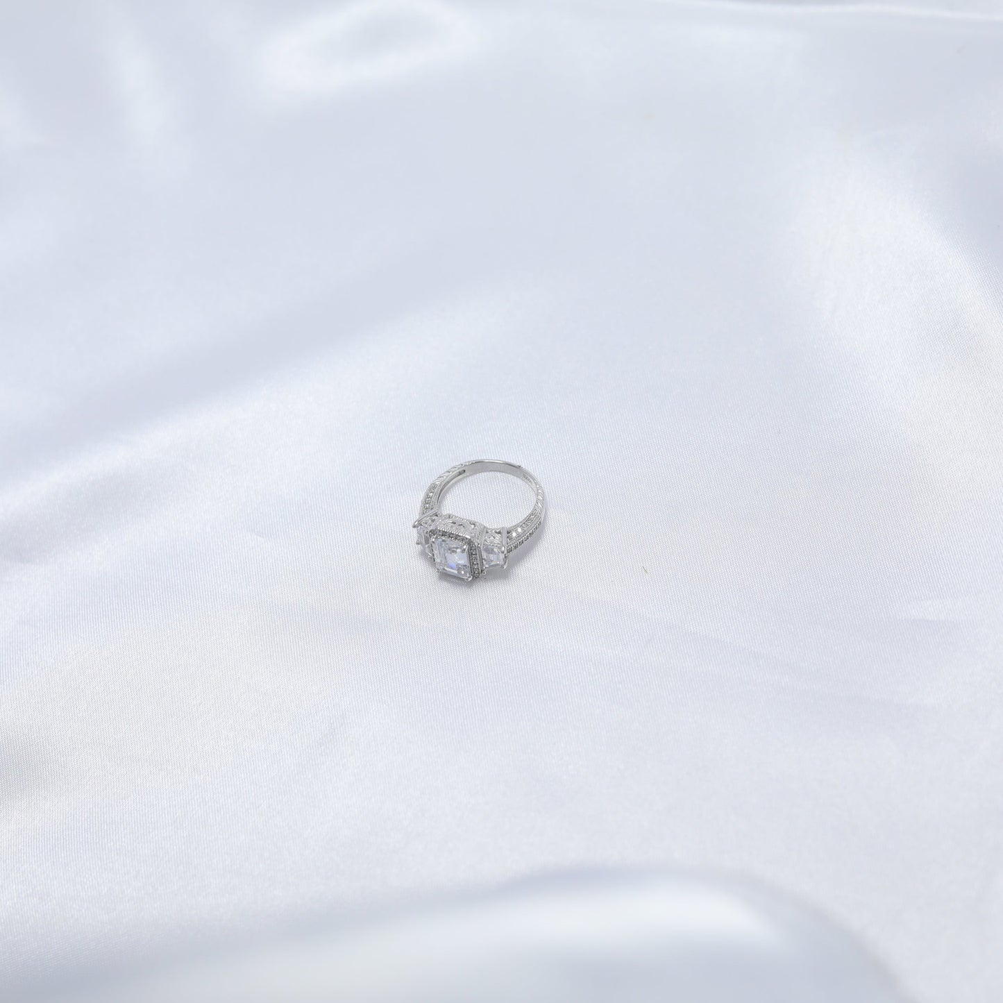 Alayra Regal Ring