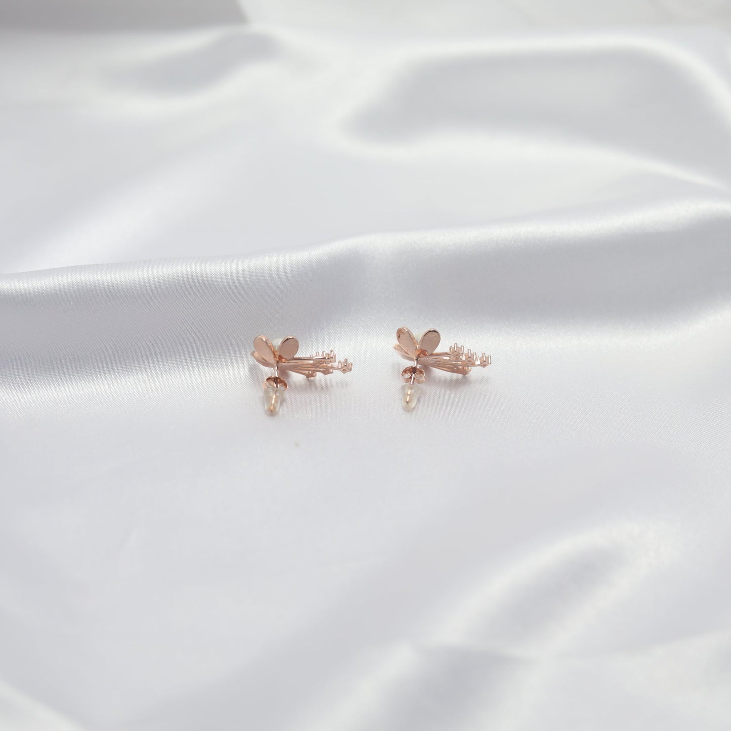 Midnight Bloom Pearl Earrings