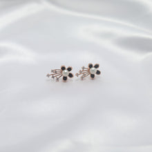 Load image into Gallery viewer, Midnight Bloom Pearl Earrings