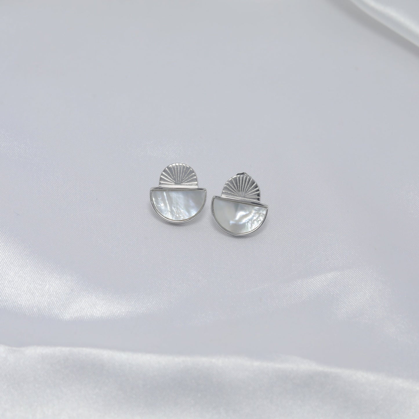 Sun n Moon Earring
