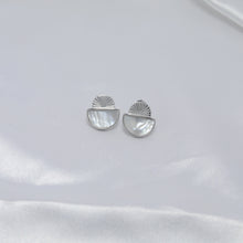 Load image into Gallery viewer, Sun n Moon Earring