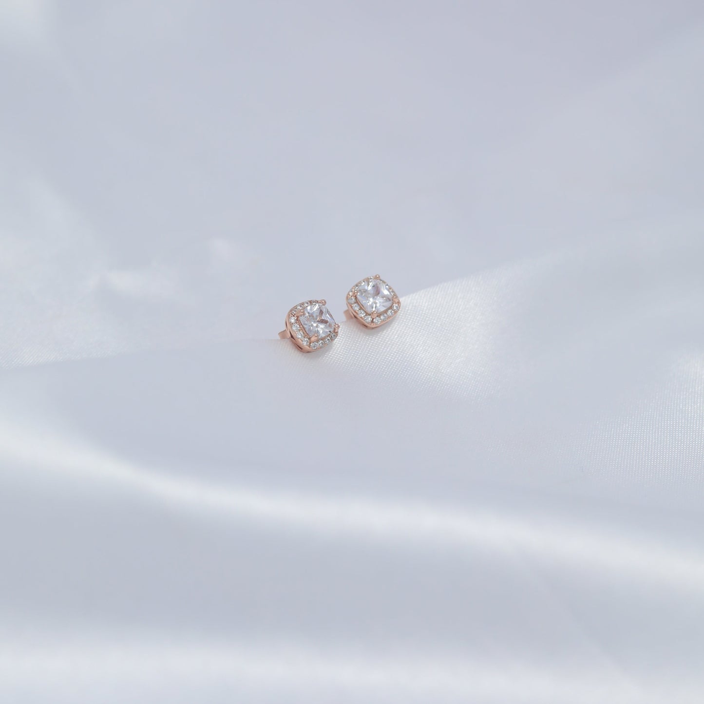 Inaaya Studs
