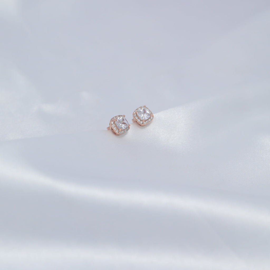 Inaaya Studs