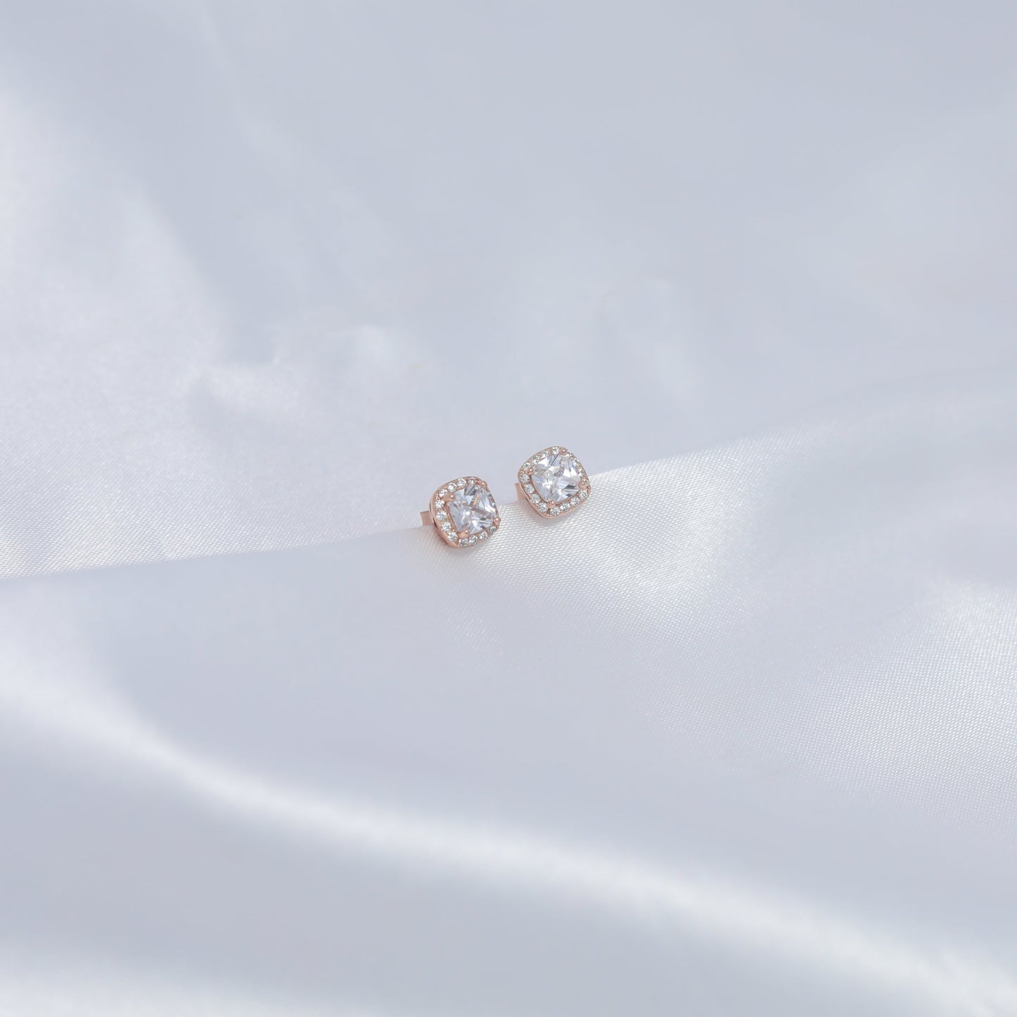Inaaya Studs