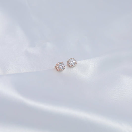 Inaaya Studs