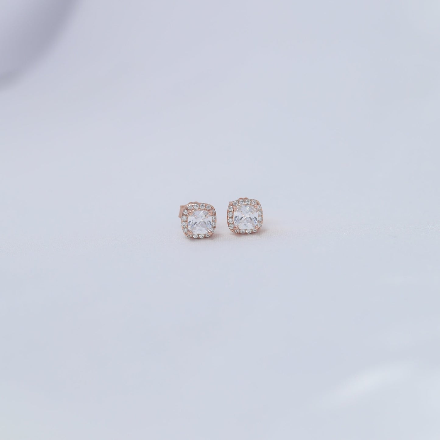 Inaaya Studs