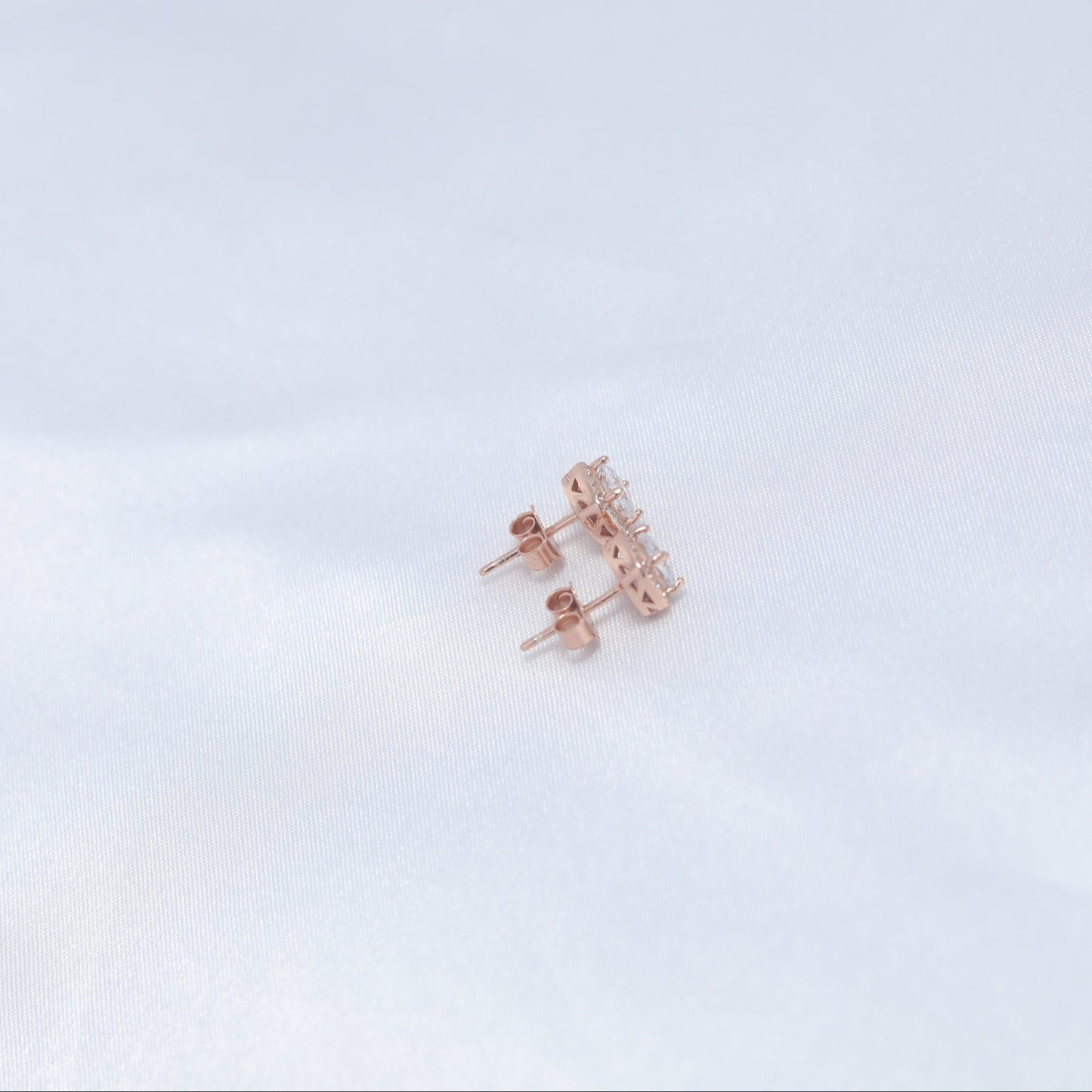 Inaaya Studs