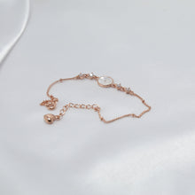 Load image into Gallery viewer, Pearl Haze Bracelet