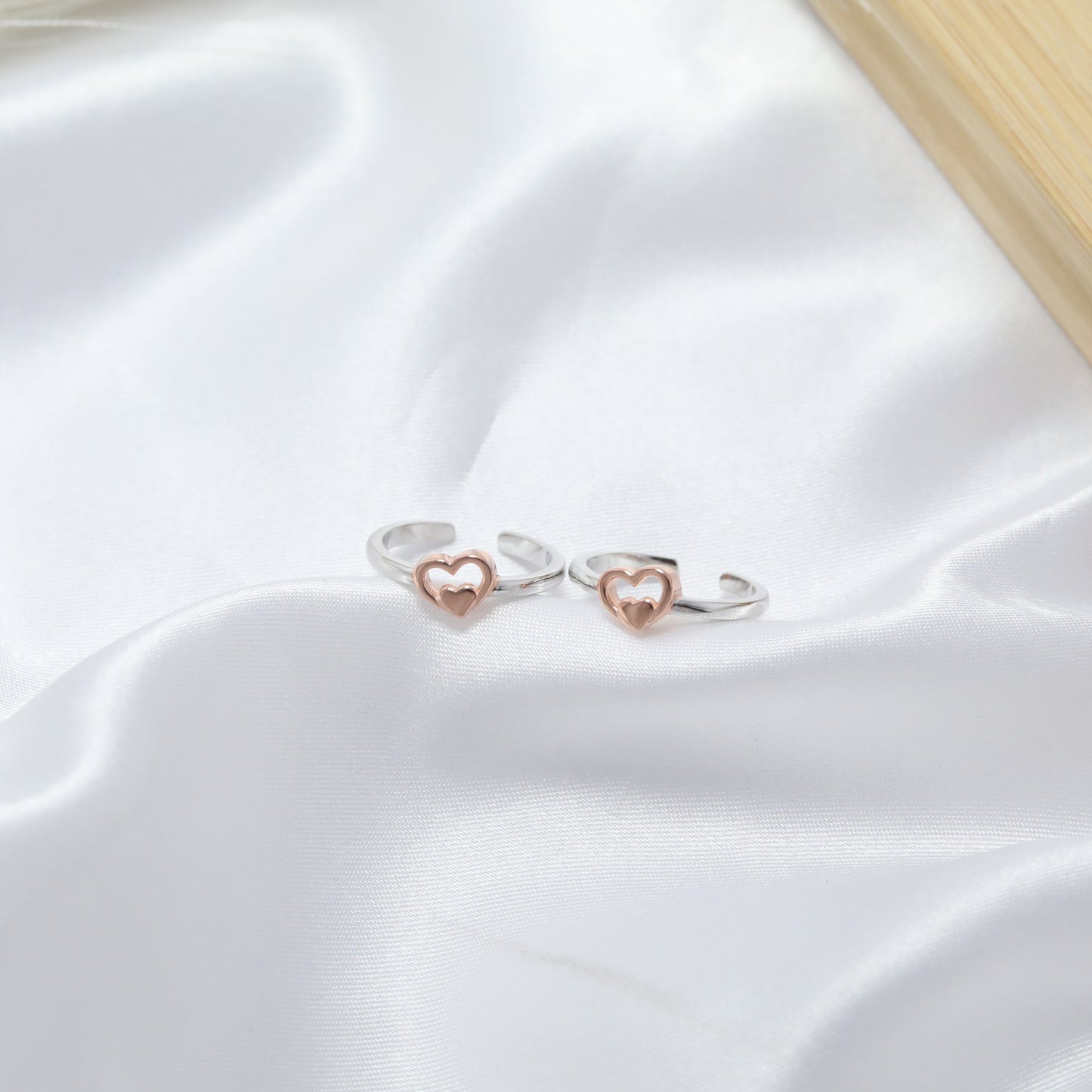 Heartbeat Charm Toe Rings