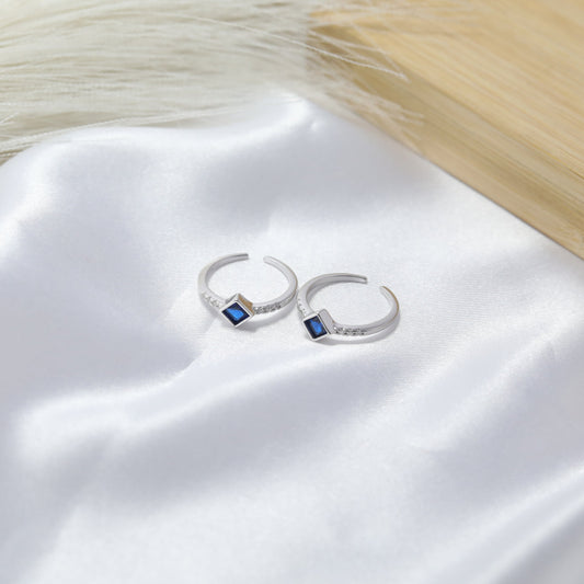 Midnight Muse – Sapphire Spark Toe Rings