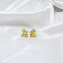 Load image into Gallery viewer, Sunny Petal Studs