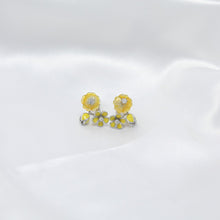 Load image into Gallery viewer, Sunny Petal Studs