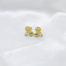 Load image into Gallery viewer, Sunny Petal Studs