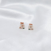 Load image into Gallery viewer, Snowleaf Bloom Earrings