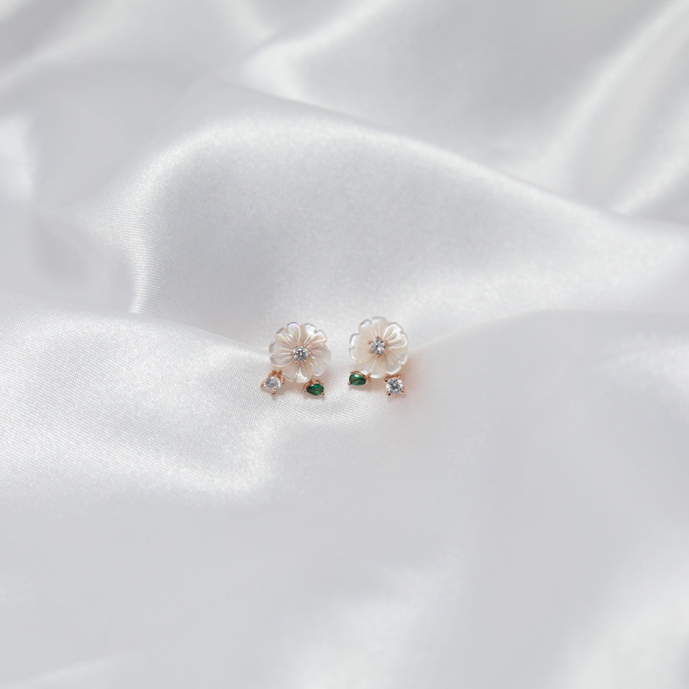 Snowleaf Bloom Earrings